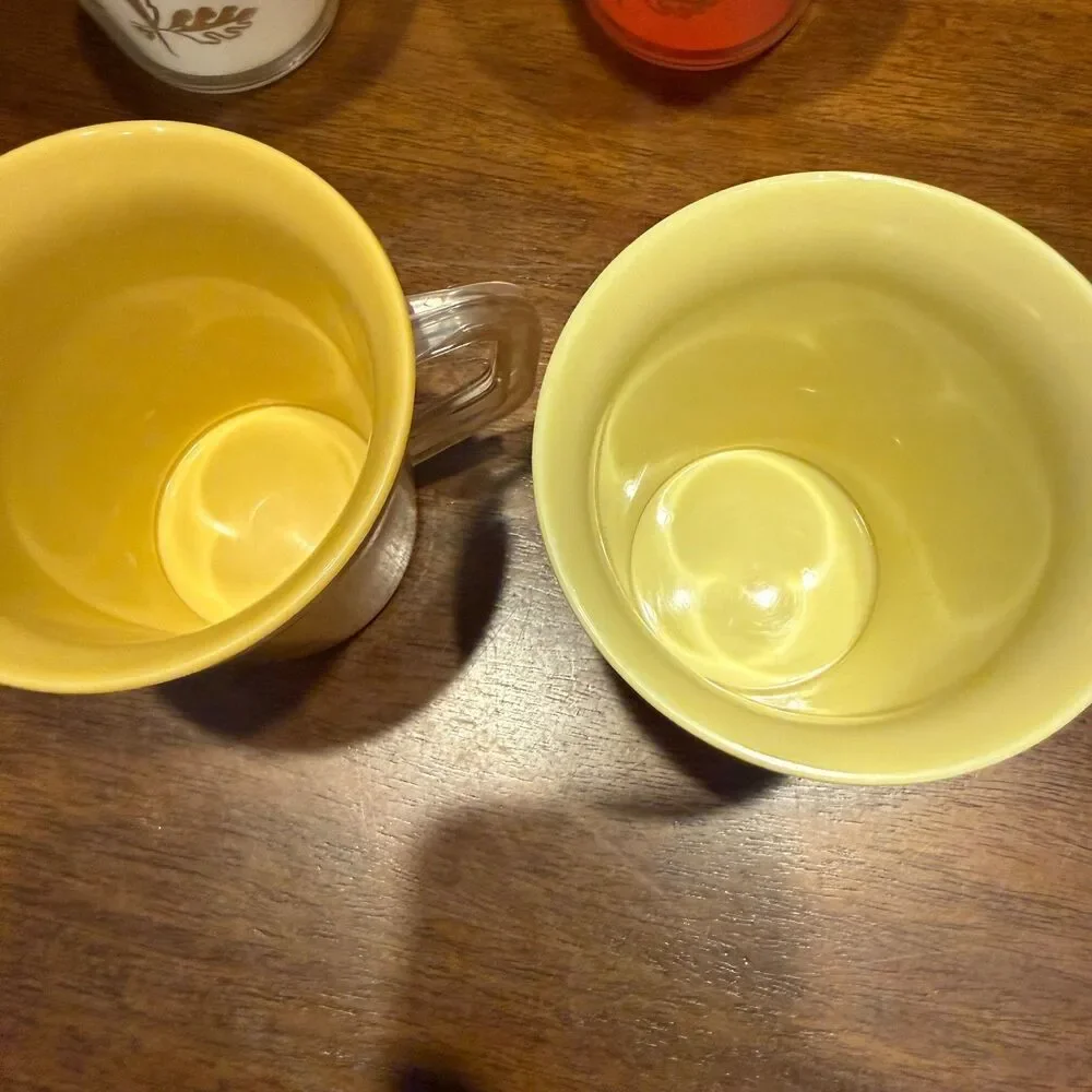 Set of 6 Vtg Insulated Plastic Mugs Double Wall Gold Leaf Print MCM